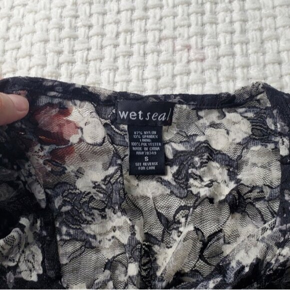 Wet Seal Black & White Floral Lace Dress SMALL - Picture 4 of 4
